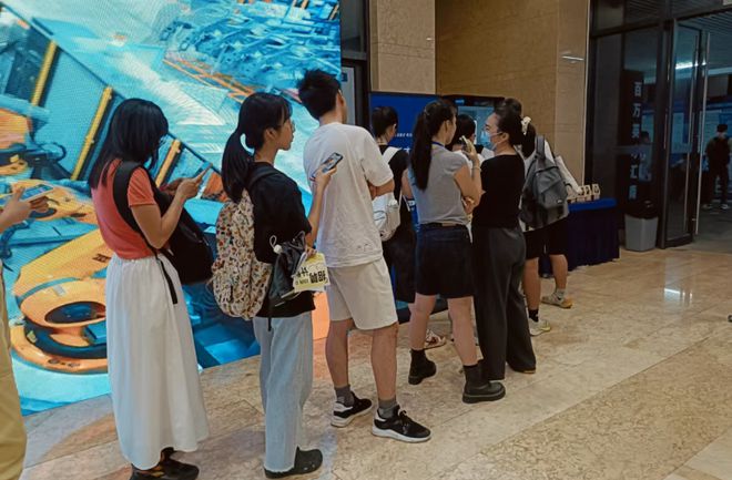 万英才汇南粤醇香咖啡赋能制造业人才盛会AG真人娱乐网址技诺无人咖啡机闪耀百(图4)