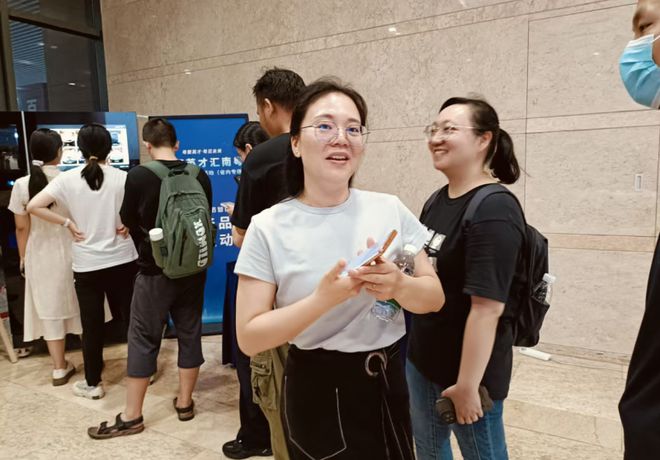 万英才汇南粤醇香咖啡赋能制造业人才盛会AG真人娱乐网址技诺无人咖啡机闪耀百(图3)