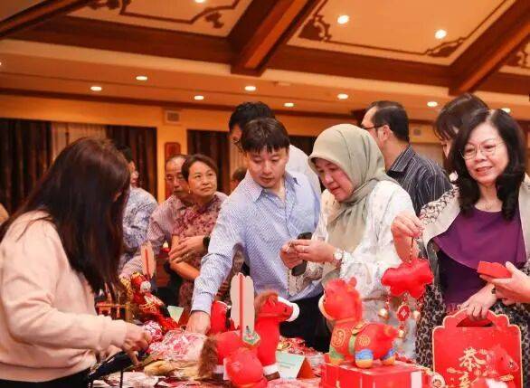 扬丝路 同心贺新春AG真人登录云帆(图3) 扬丝路 同心贺新春AG真人登录云帆(图3)